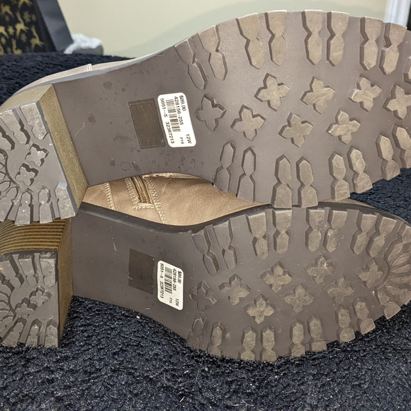 Wide Lace-Up Combat Booties - Addition Elle - Picture 7 of 7